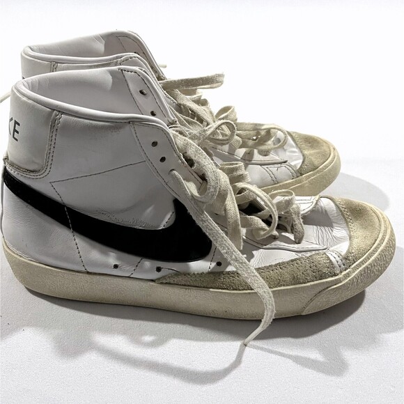 Nike Women's Blazer Mid '77 White Black CZ1055-100 Fashion Sneakers Shoes Sz 8.5 - Picture 2 of 8